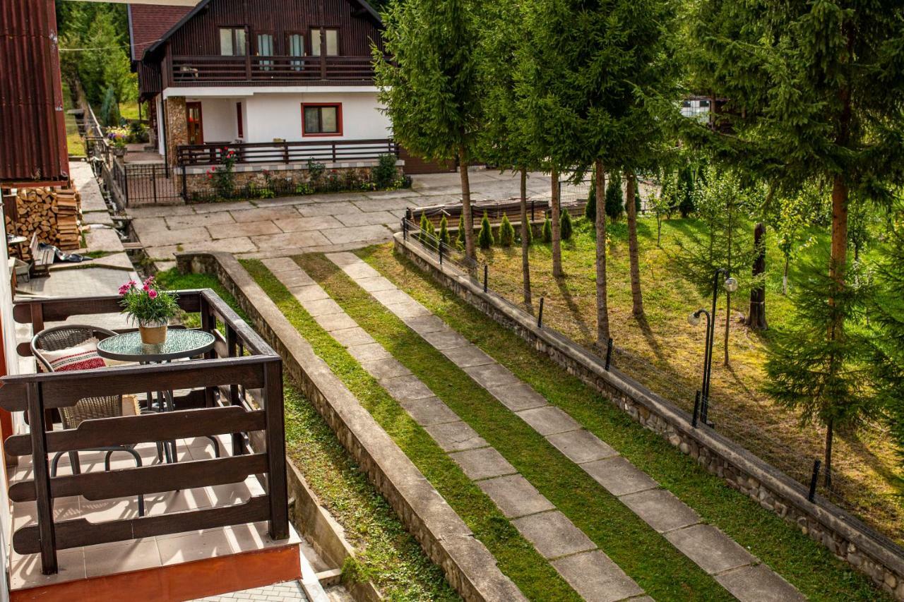 Hotel Floare De Colt Mînăstirea Humorului Exterior foto